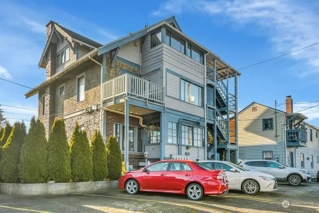 $4,600,000 | 2515 Belvidere Avenue Southwest, Seattle, WA 98126