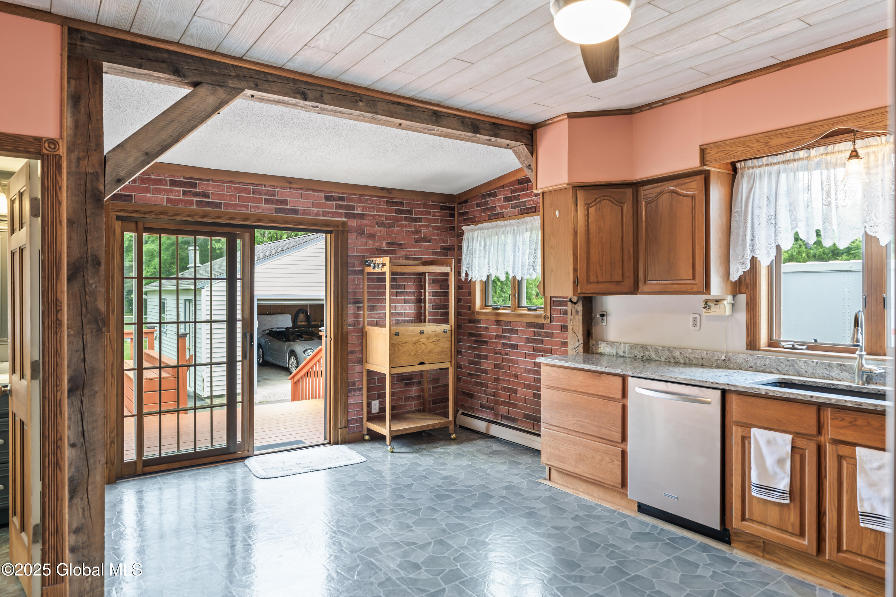 2353 Curry Road Rotterdam, NY 12303 - Photo 12 of 43 11