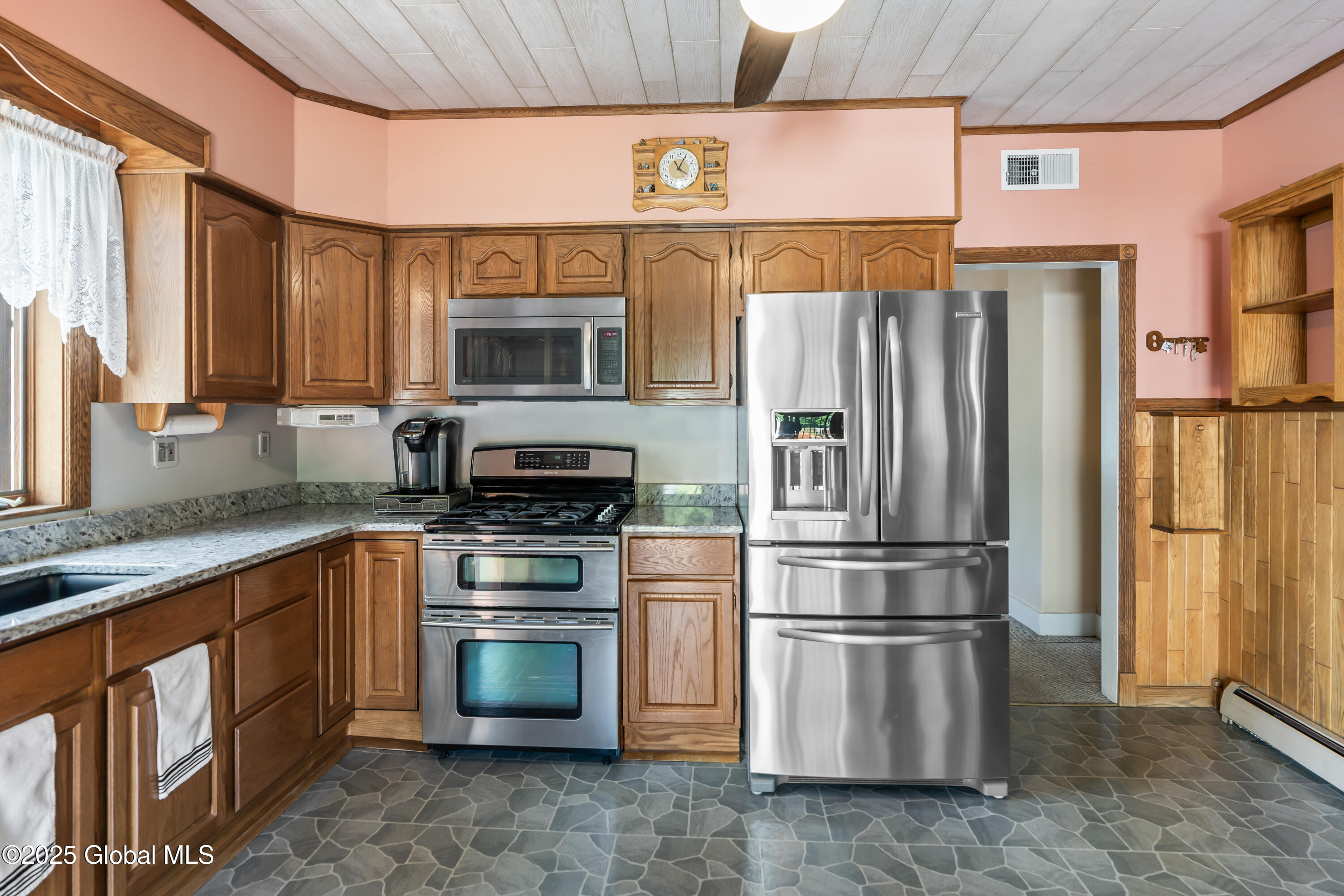 2353 Curry Road Rotterdam, NY 12303 - Photo 13 of 43 12