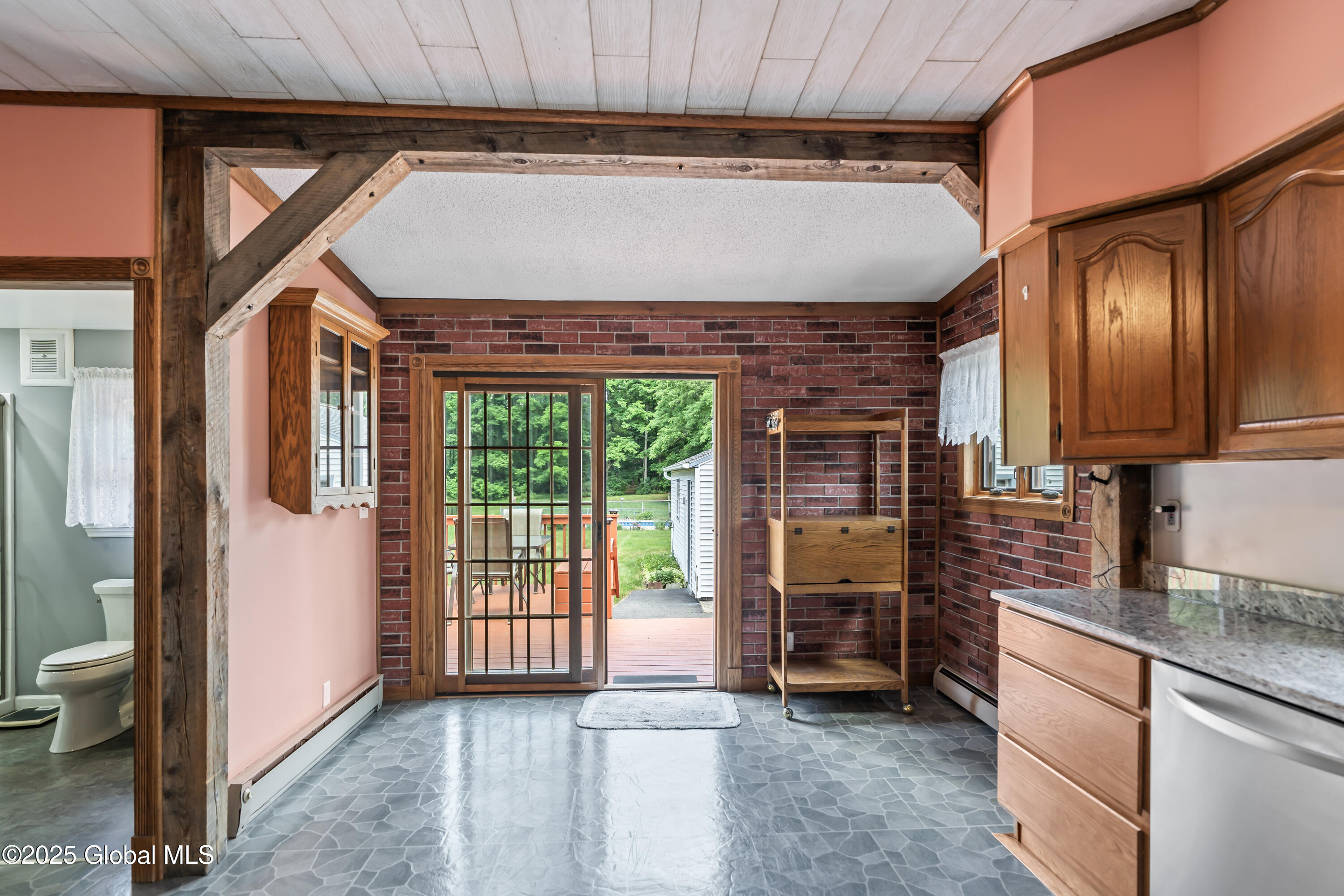 2353 Curry Road Rotterdam, NY 12303 - Photo 17 of 43 16