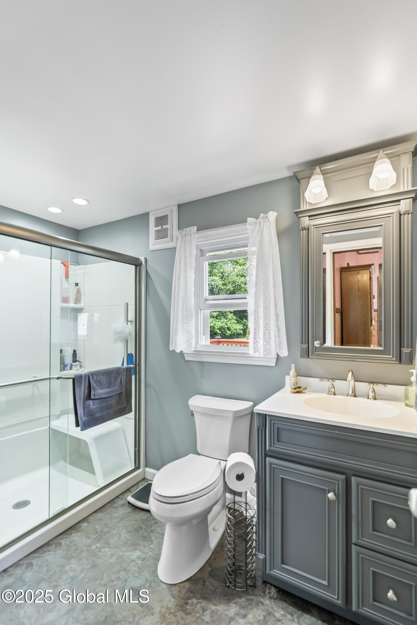 2353 Curry Road Rotterdam, NY 12303 - Photo 21 of 43 20