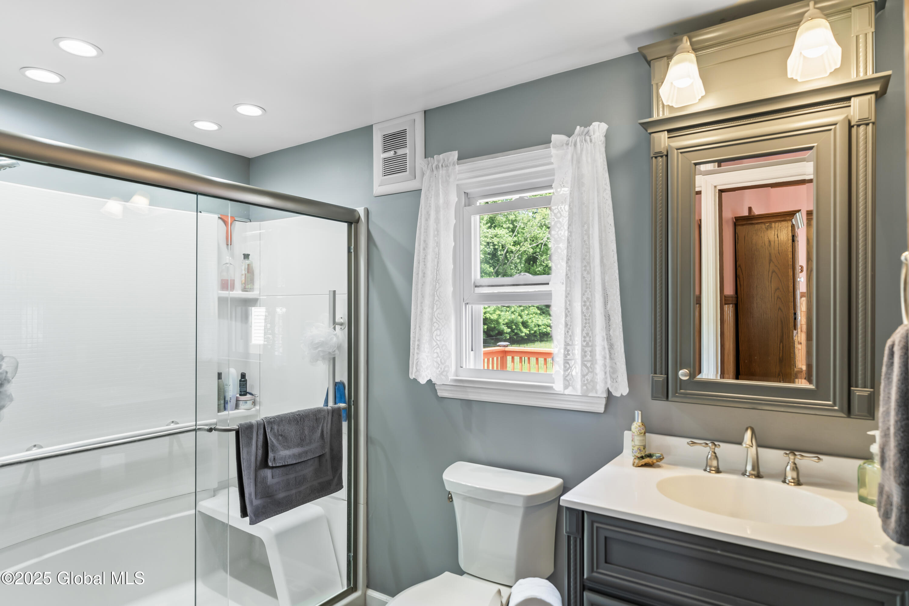 2353 Curry Road Rotterdam, NY 12303 - Photo 22 of 43 21