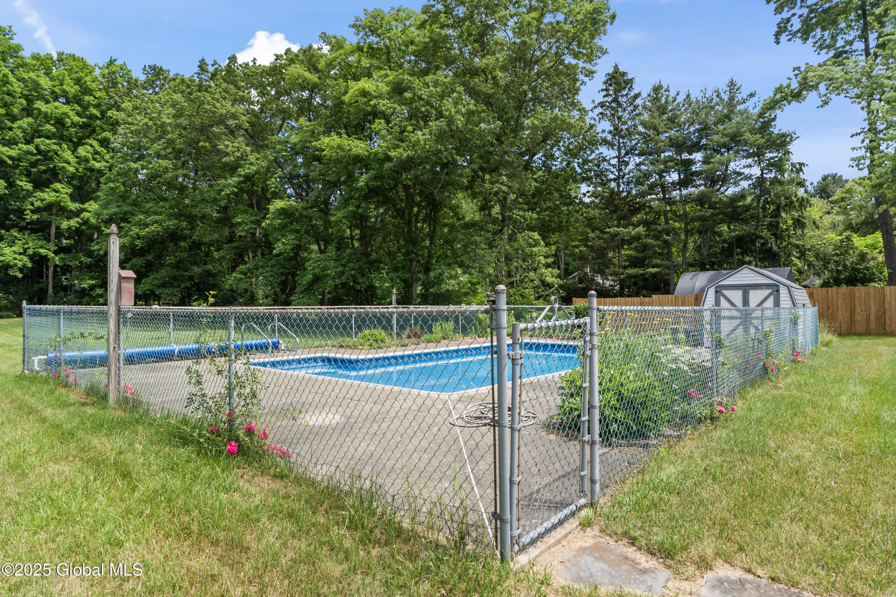 2353 Curry Road Rotterdam, NY 12303 - Photo 31 of 43 29