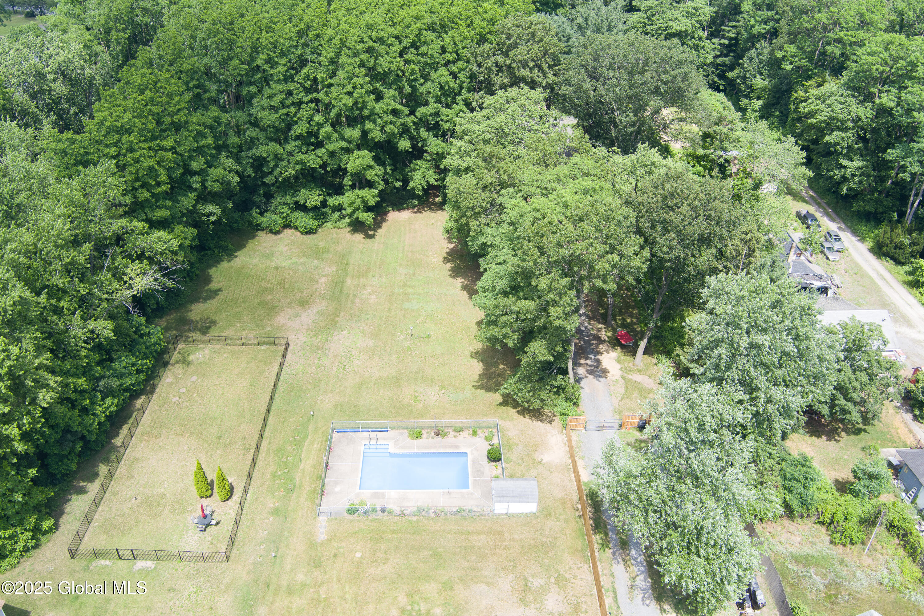 2353 Curry Road Rotterdam, NY 12303 - Photo 40 of 43 39