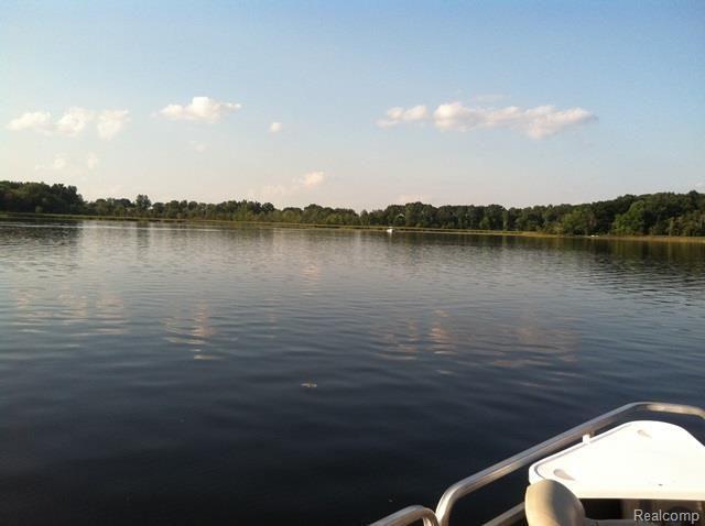 3794 Cedar Point Howell, MI 48843 - Photo 2 of 66 2 Lakeview.jpg