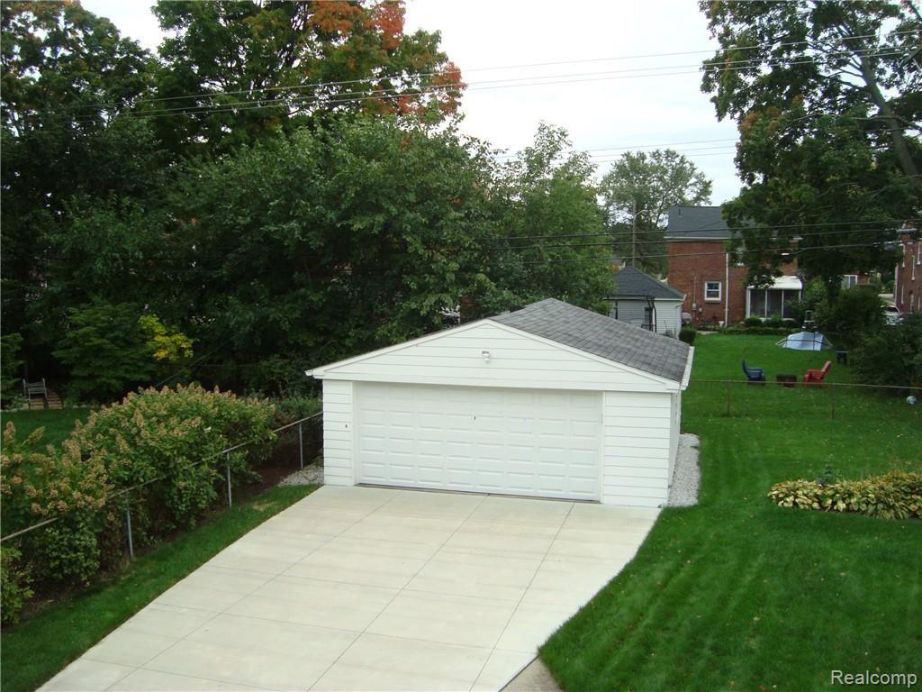 1907 Dorothea Road Berkley, MI 48072 - Photo 27 of 32 Garage (From 2nd floor balcony)