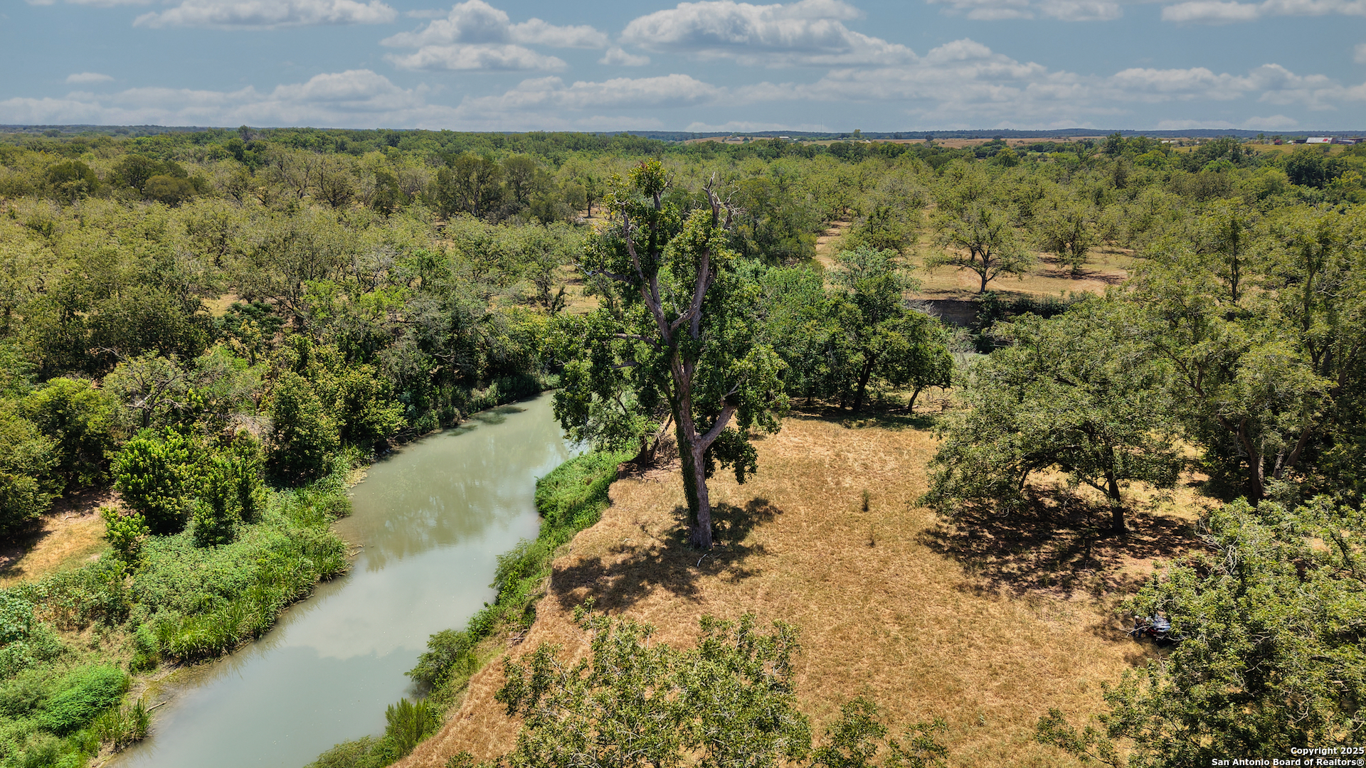 0 State Hwy 80 S Luling, TX 78648 - Photo 9 of 18 a view of a yard