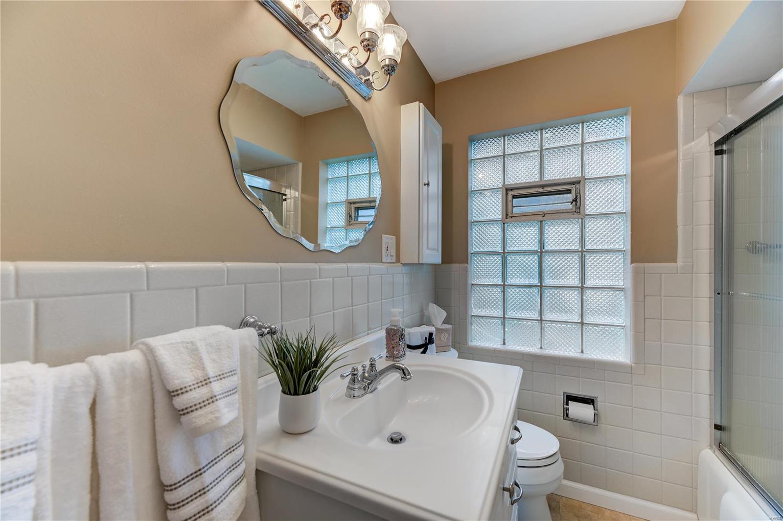 706 Dougherty Ferry Road St. Louis, MO 63122 - Photo 12 of 20 Gallery Image 12