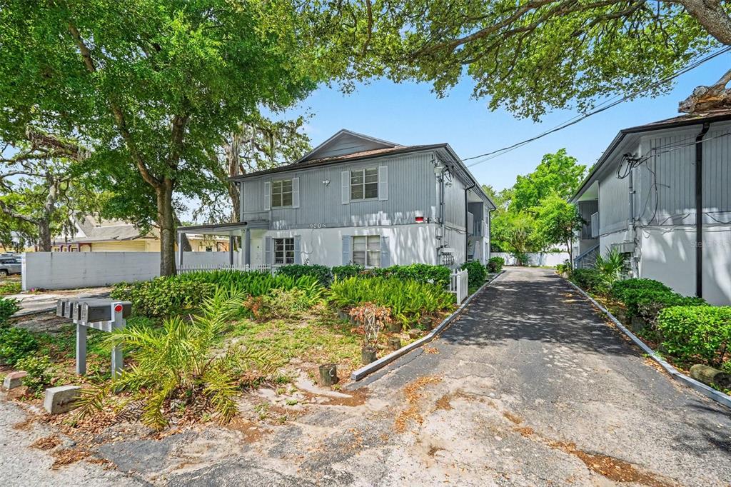 9208 North Connechusett Road, Unit D Tampa, FL 33617 - Photo 28 of 28
