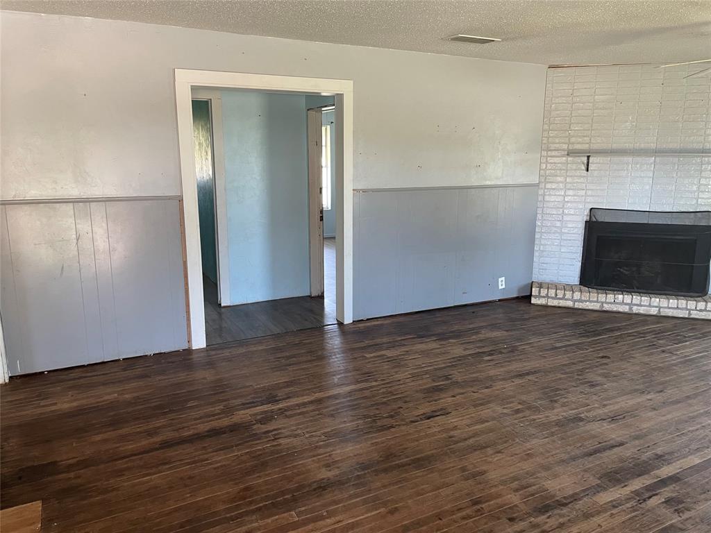 521 5th Street Crowell, TX 79227 - Photo 5 of 18