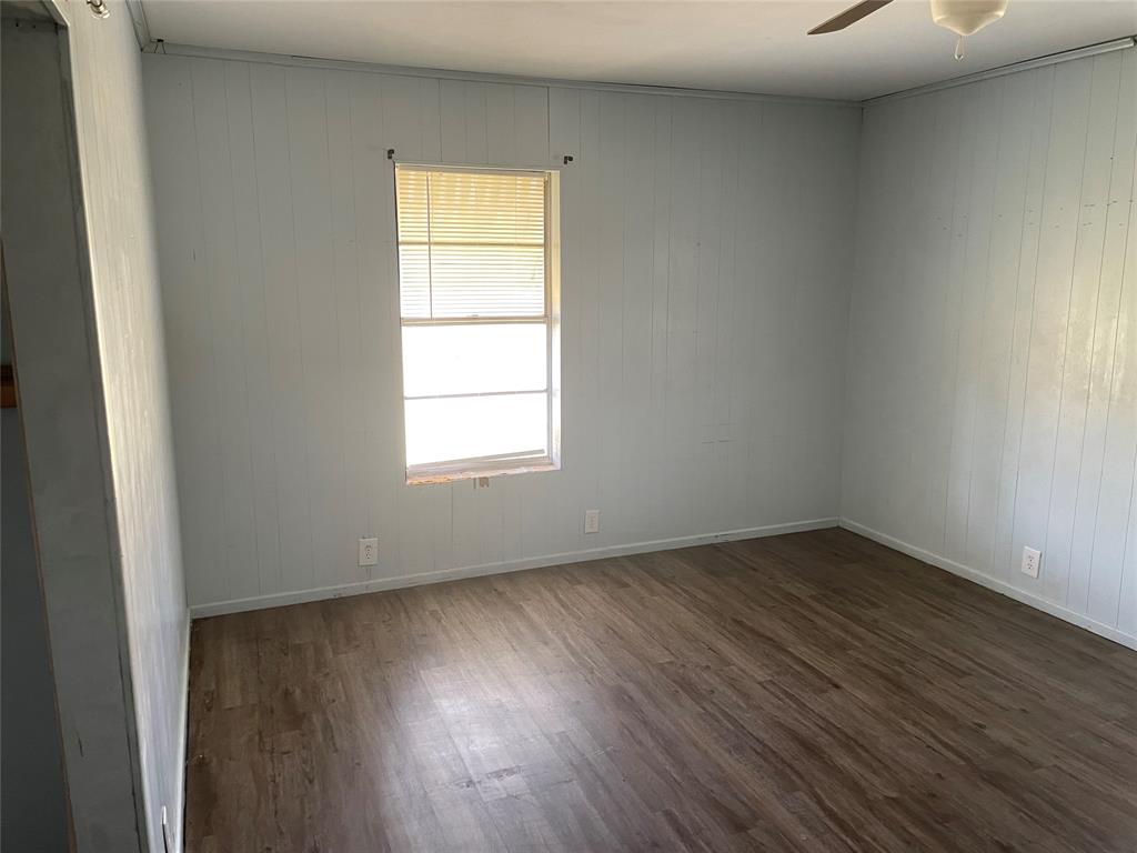 521 5th Street Crowell, TX 79227 - Photo 8 of 18