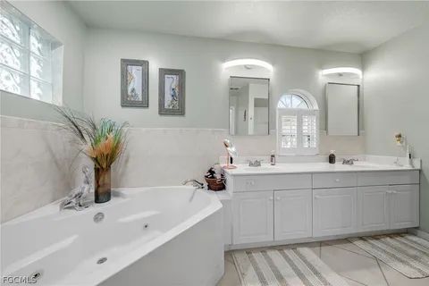 $635,900 | 1007 Southeast 23rd Avenue, Cape Coral, FL 33990