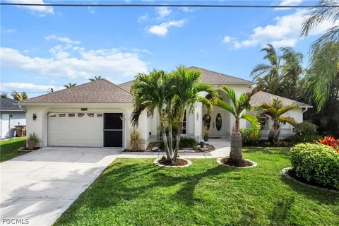 $635,900 | 1007 Southeast 23rd Avenue, Cape Coral, FL 33990