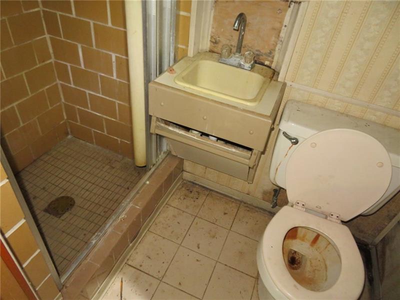 488 Portman Road Butler, PA 16002 - Photo 11 of 17 Basement Bath