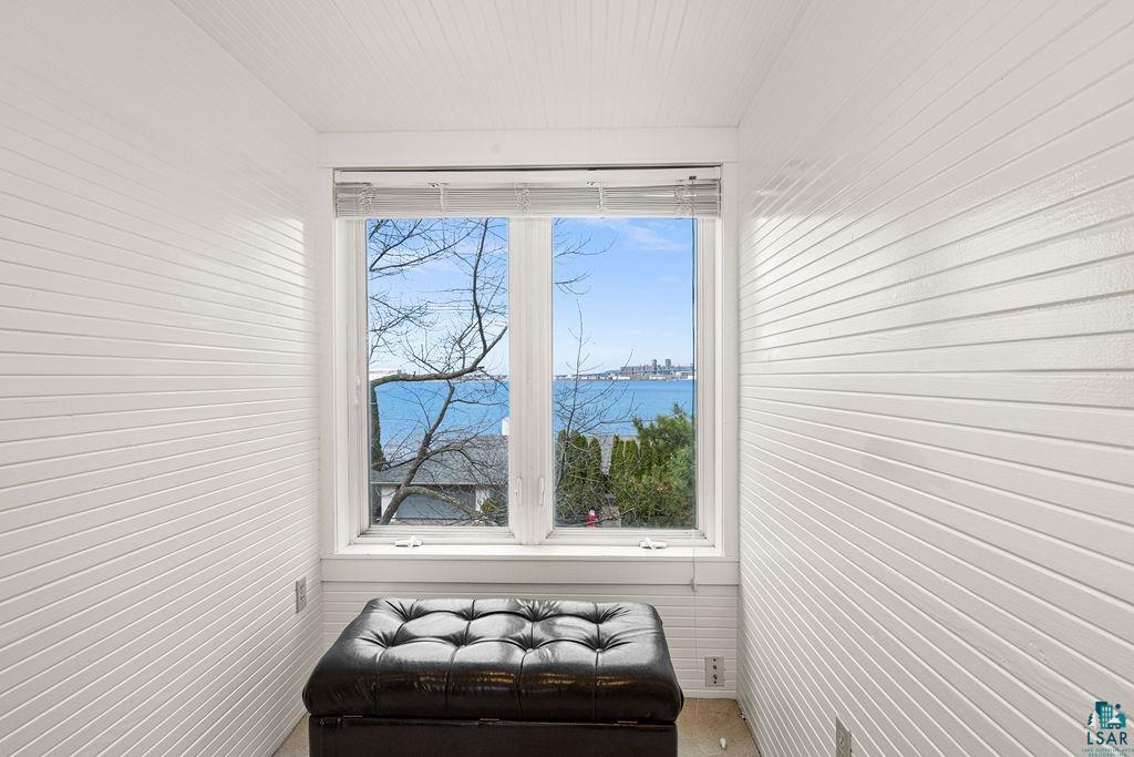 3206 Minnesota Avenue Duluth, MN 55802 - Photo 30 of 51 Expansive window on top level with Bayside Views