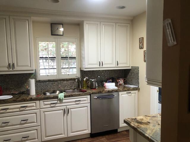 7960 Chula Vista Crescent Boca Raton, FL 33433 - Photo 10 of 27 the kitchen 3