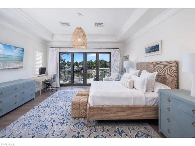 $17,900,000 | 3430 Gin Lane, Naples, FL 34102