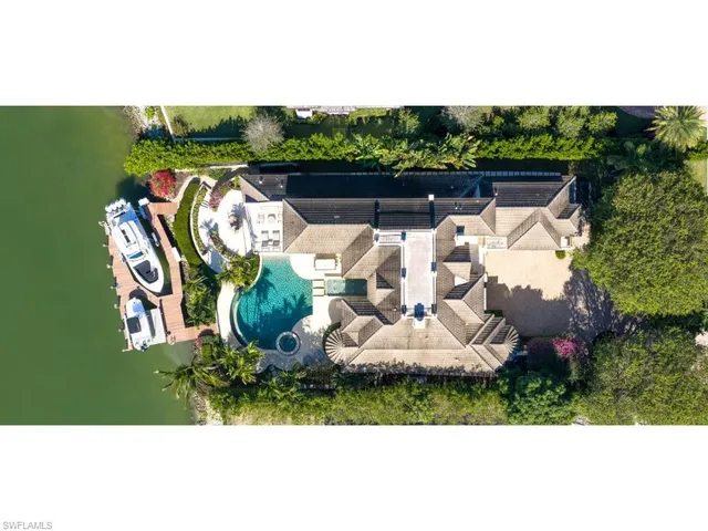 $17,900,000 | 3430 Gin Lane, Naples, FL 34102