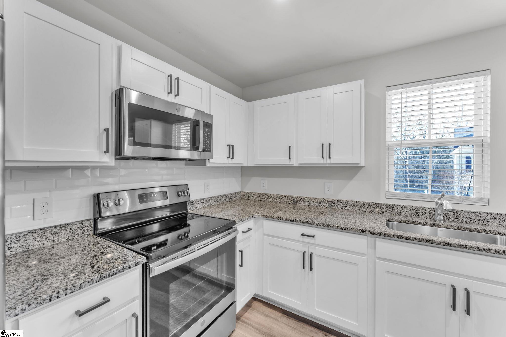 102 Englefield Drive Fountain Inn, SC 29644 - Photo 12 of 35