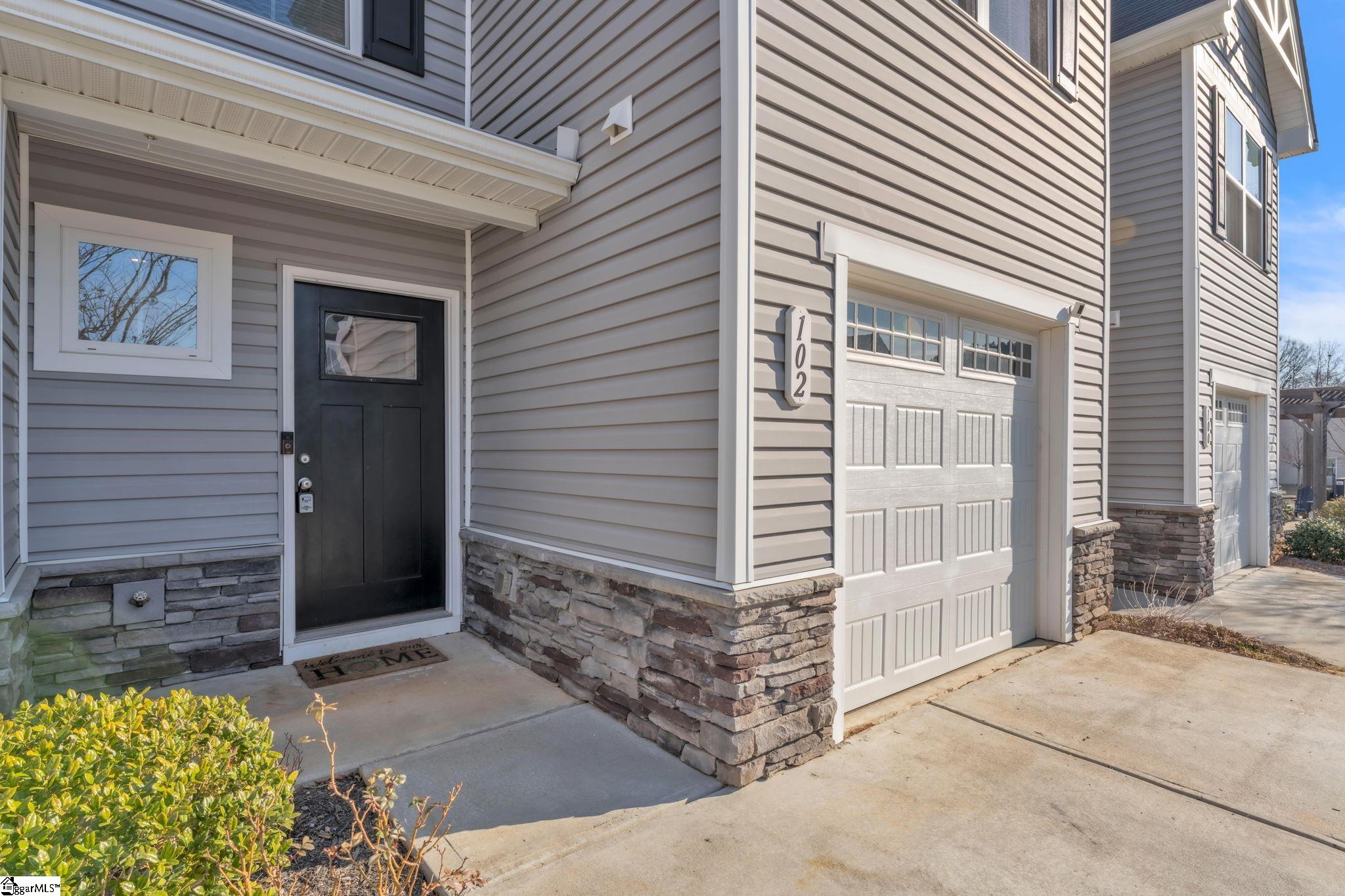 102 Englefield Drive Fountain Inn, SC 29644 - Photo 4 of 35