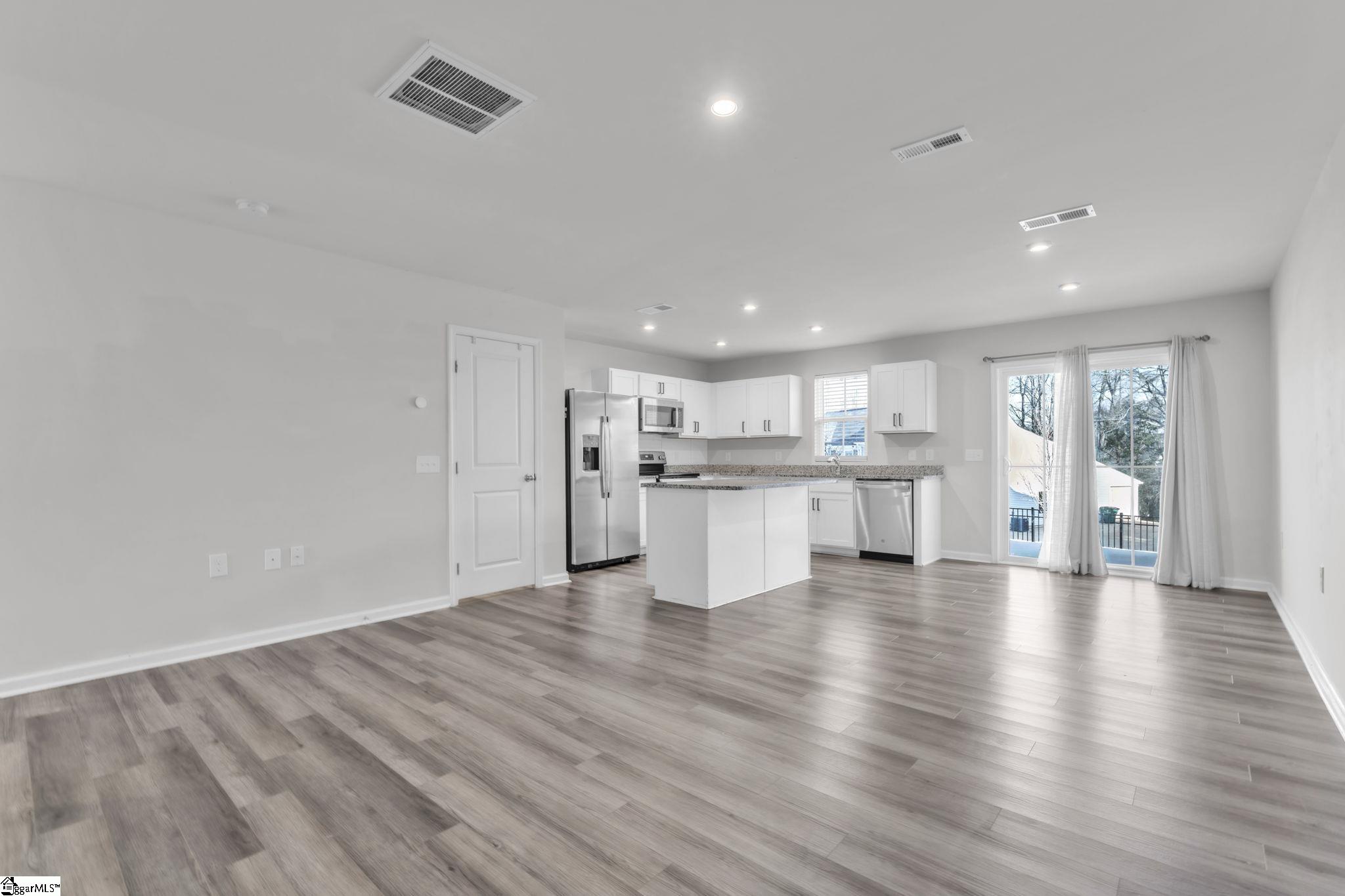 102 Englefield Drive Fountain Inn, SC 29644 - Photo 7 of 35