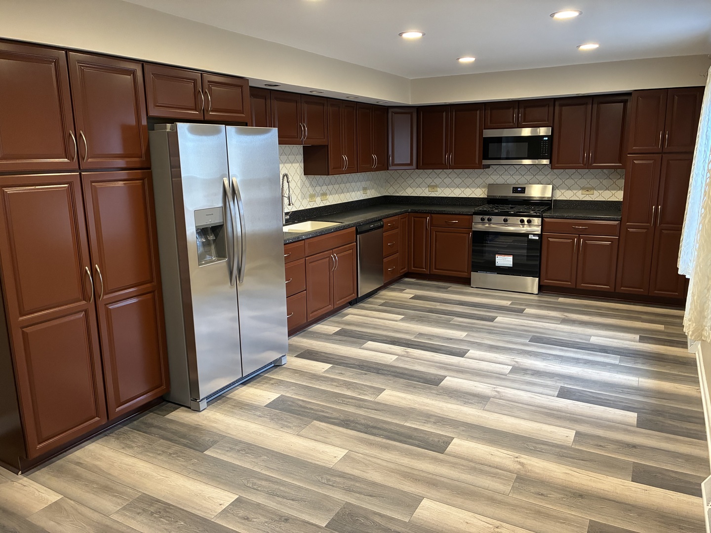 127 Hickory Road Oakwood Hills, IL 60013 - Photo 3 of 25