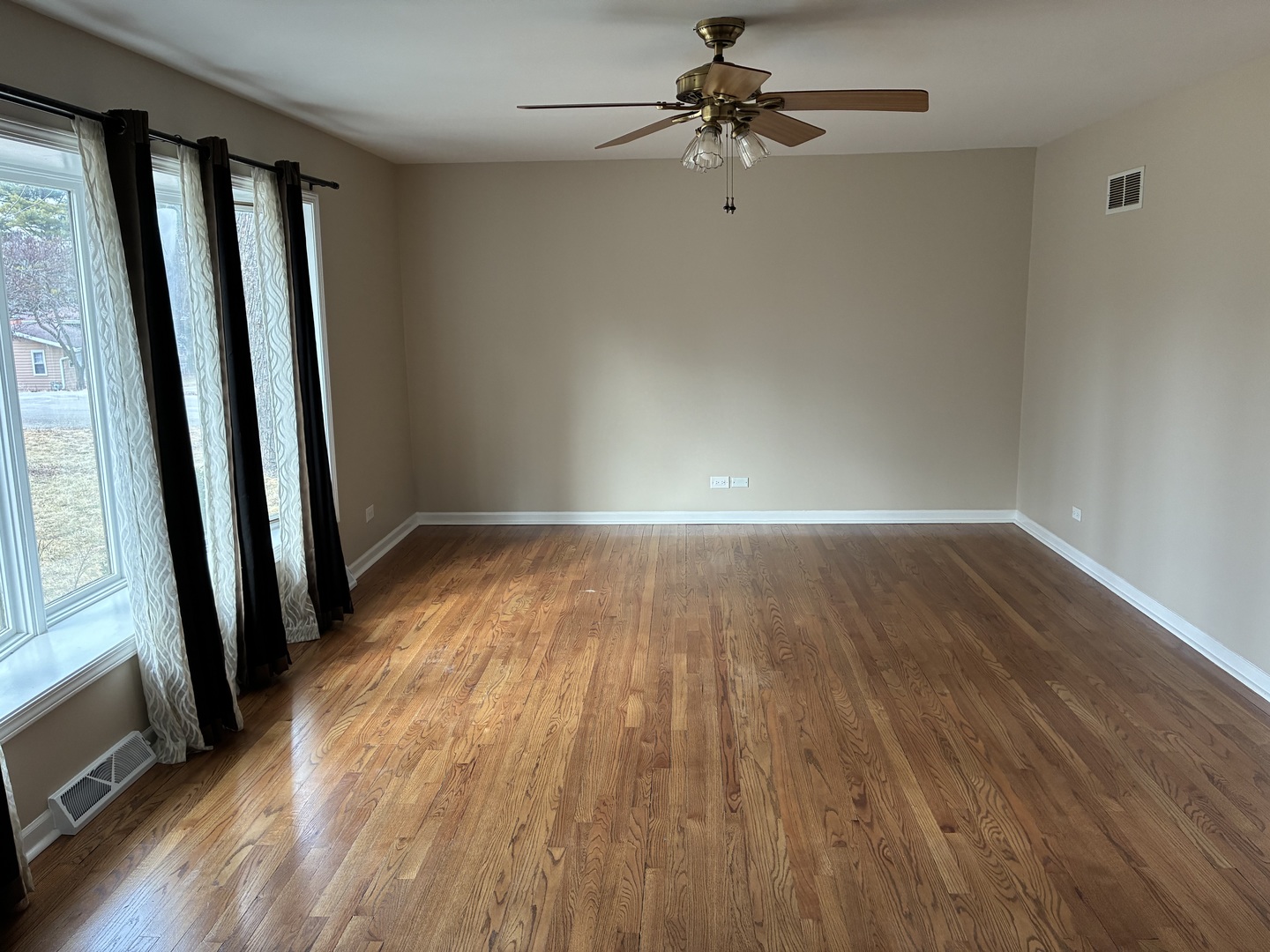 127 Hickory Road Oakwood Hills, IL 60013 - Photo 9 of 25