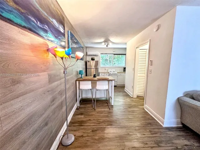 $1,800 | 3071 Southwest 27th Avenue, Unit 19, Miami, FL 33133