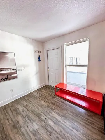 $1,800 | 3071 Southwest 27th Avenue, Unit 19, Miami, FL 33133