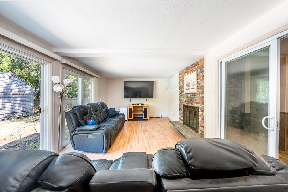 6 Santuit Pond Road Mashpee, MA 02649 - Photo 18 of 35 livingroom3