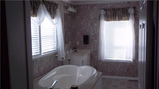 921 Old Shannon Road Lebanon, TN 37090 - Photo 7 of 11 Master bath with dual sinks, shower and garden tub.