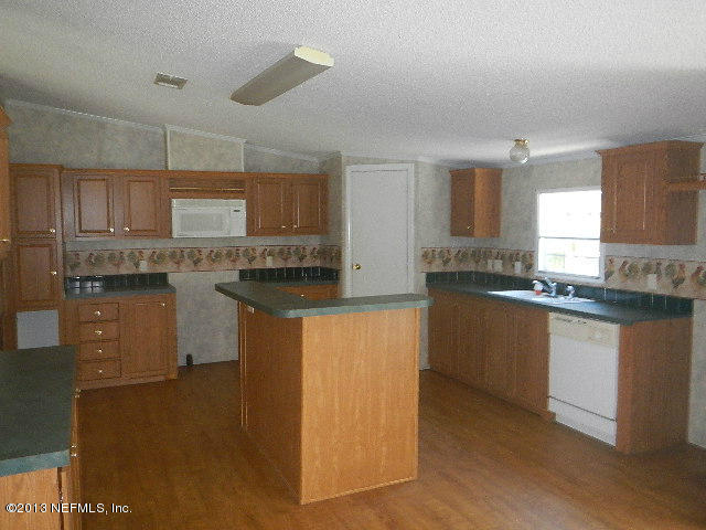 129 North Sipprell Road Florahome, FL 32140 - Photo 5 of 16 DSCN4154