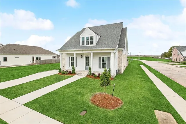 $685,000 | 4123 St Elizabeth Drive, Kenner, LA 70065
