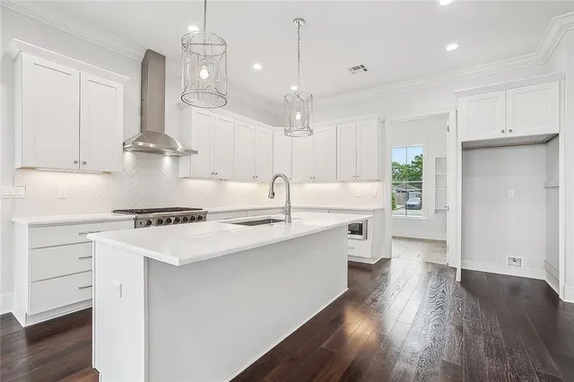 $685,000 | 4123 St Elizabeth Drive, Kenner, LA 70065