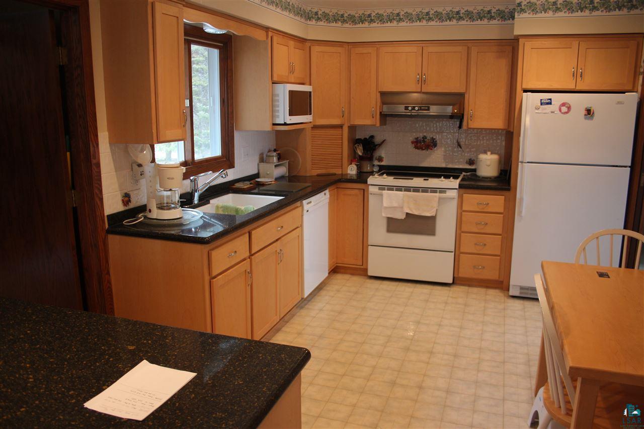 915 Ridgewood Road Duluth, MN 55804 - Photo 3 of 9 Gallery Image 3