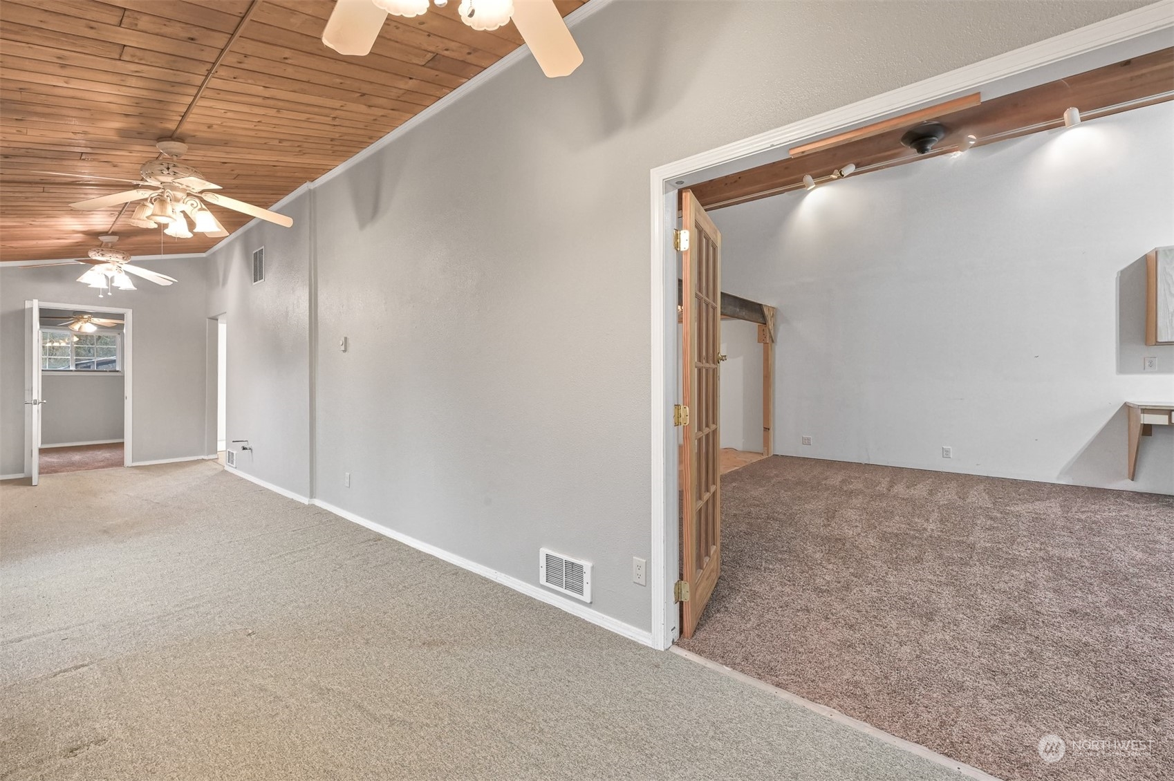 8247 Harborview Road Blaine, WA 98230 - Photo 4 of 39 Gallery Image 4