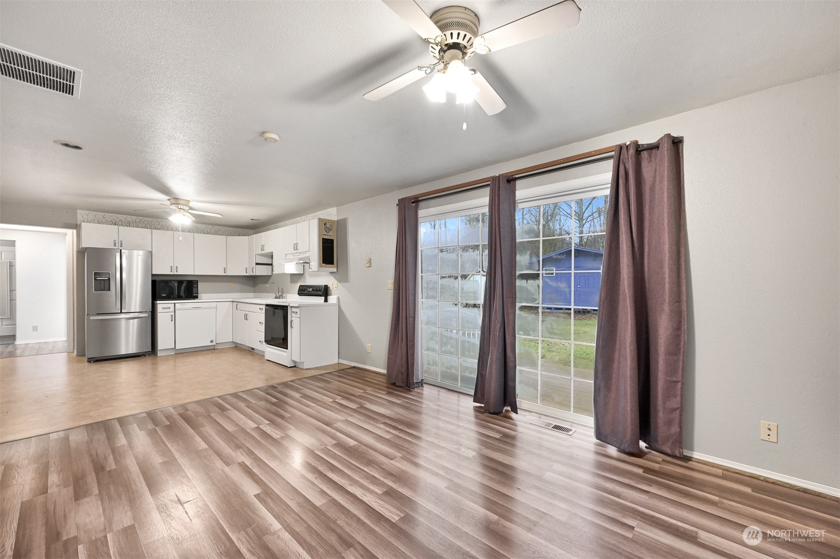 8247 Harborview Road Blaine, WA 98230 - Photo 6 of 39 Gallery Image 6