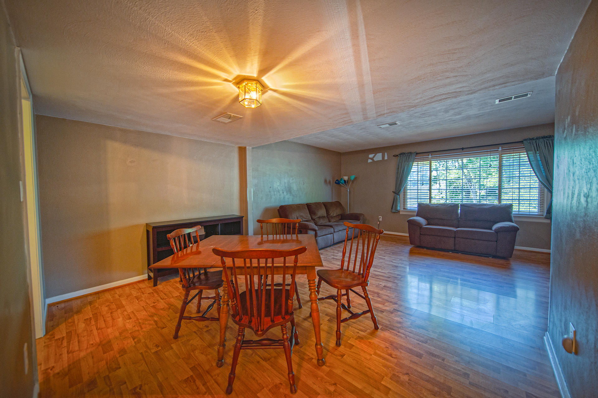 6212 Plantation Road Roanoke, VA 24019 - Photo 7 of 24 Dining Area -Living Room