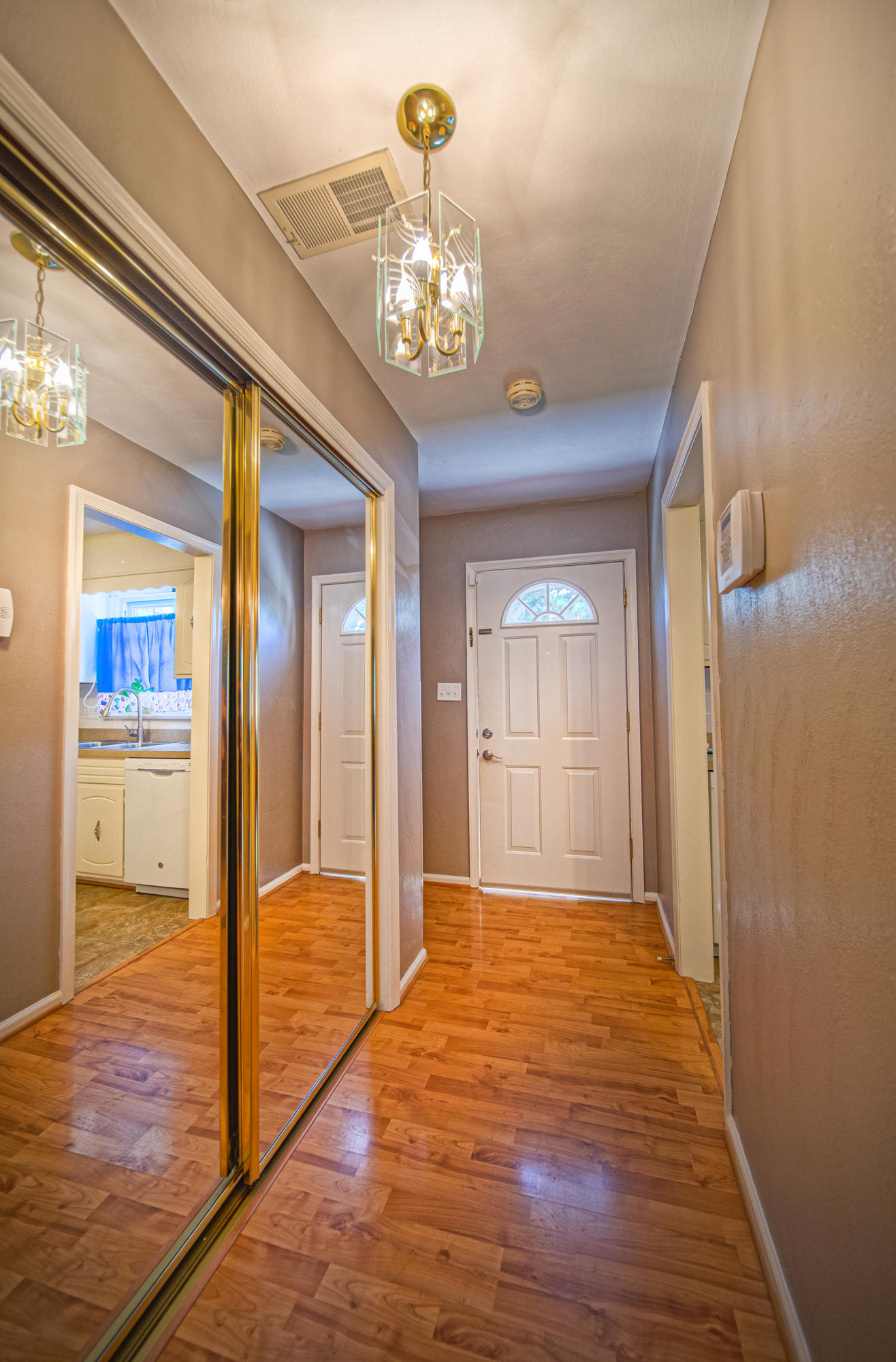 6212 Plantation Road Roanoke, VA 24019 - Photo 10 of 24 Foyer