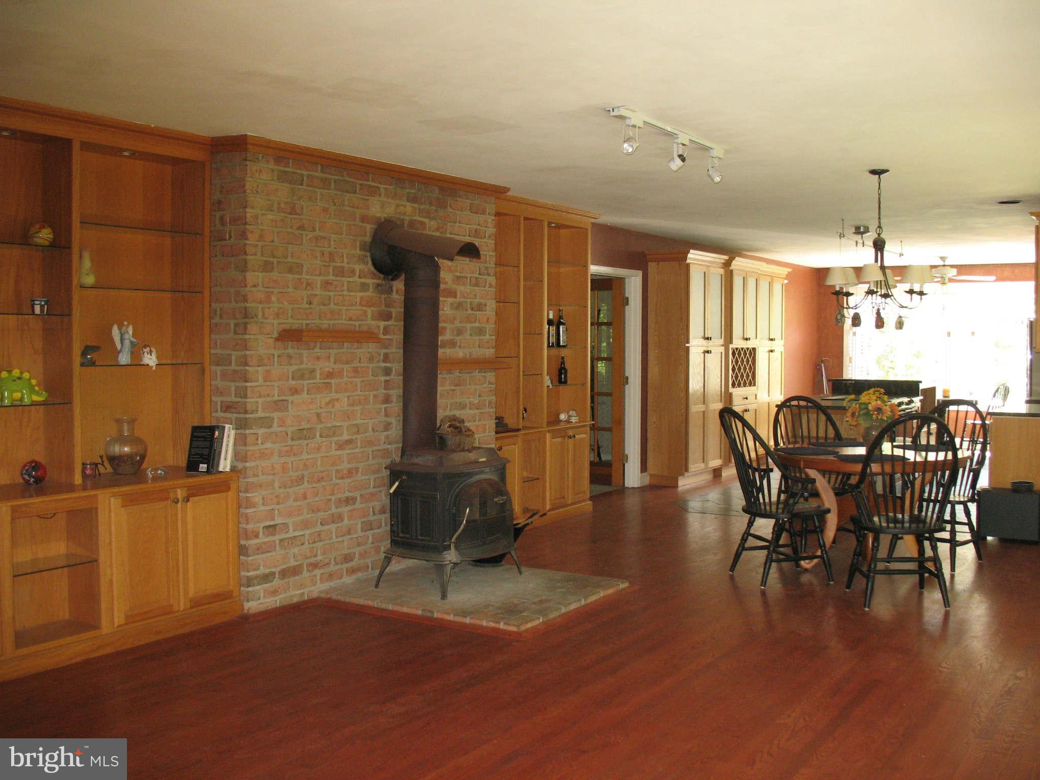 9106 Satyr Hill Road Baltimore, MD 21234 - Photo 7 of 15 Family Room