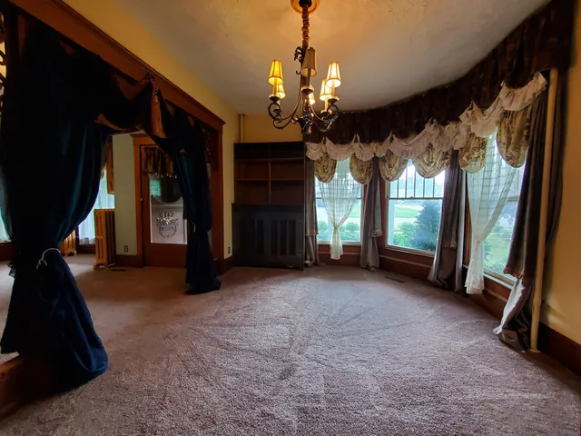 $229,500 | 407 North 3rd Street, Kentland, IN 47951