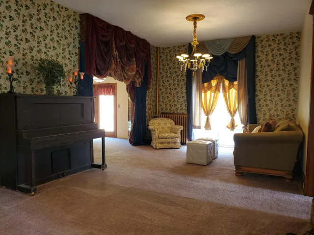 $229,500 | 407 North 3rd Street, Kentland, IN 47951