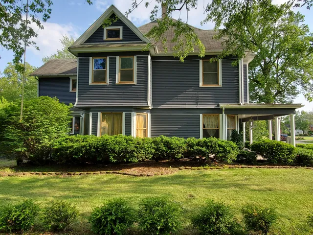 $229,500 | 407 North 3rd Street, Kentland, IN 47951