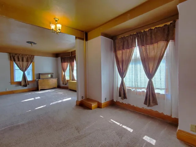 $229,500 | 407 North 3rd Street, Kentland, IN 47951