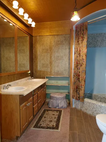 $229,500 | 407 North 3rd Street, Kentland, IN 47951