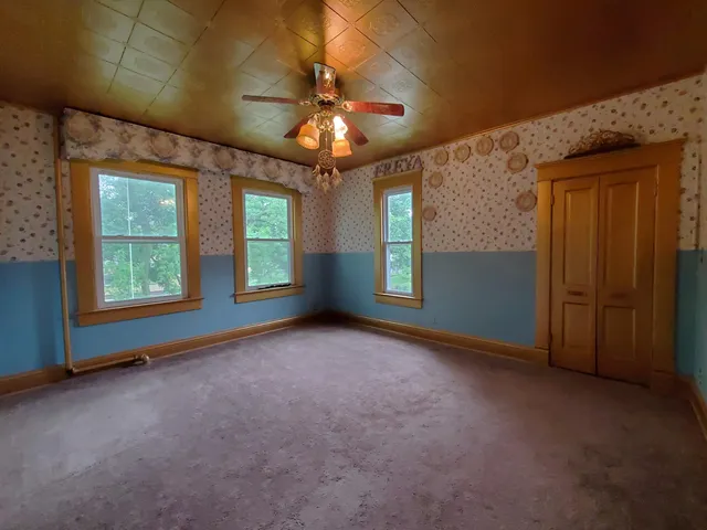 $229,500 | 407 North 3rd Street, Kentland, IN 47951