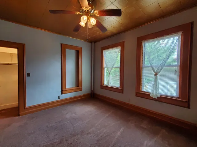 $229,500 | 407 North 3rd Street, Kentland, IN 47951