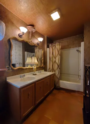 $229,500 | 407 North 3rd Street, Kentland, IN 47951