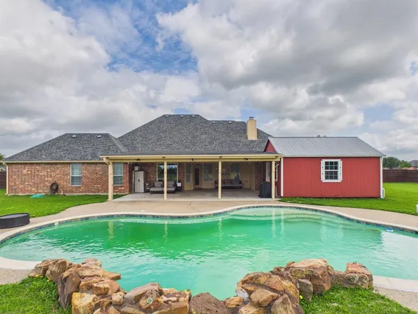 $650,000 | 5640 Jennifer Lane, Midlothian, TX 76065