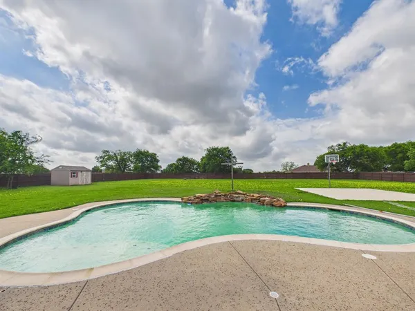 $650,000 | 5640 Jennifer Lane, Midlothian, TX 76065
